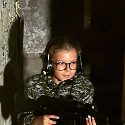 kids play gel blaster